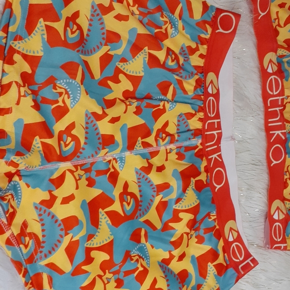 Athletic outfit - Picture 3 of 4